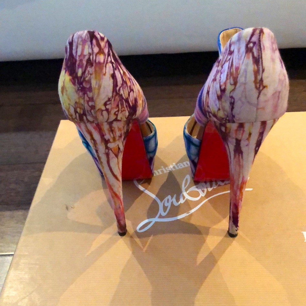 Christian louboutin authentic sandal 550$ - Picture 4 of 9